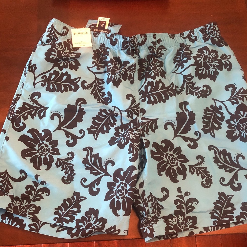 Lands ‘ End Men’s Bathing suit size XL